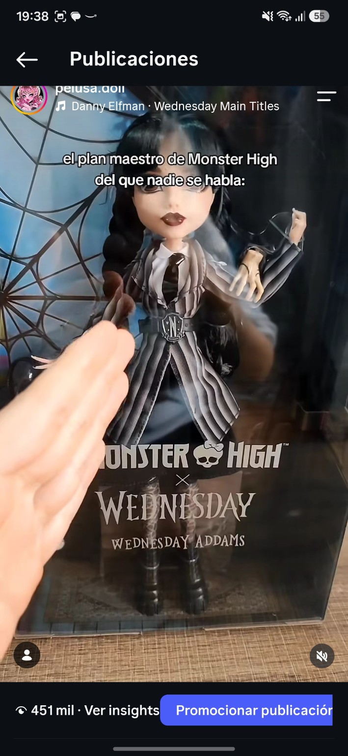 Campaña de Monster High por la colaboración con Wednesday en Instagram